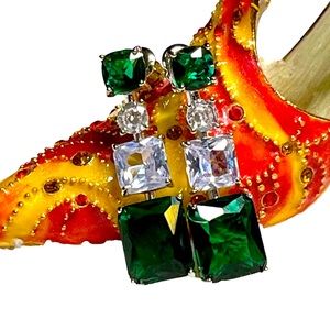 Square stones Emerald green and silver NWOT